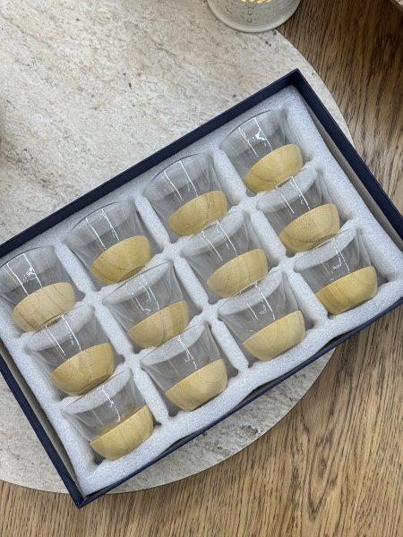 طقم فناجين سادة دبل جلاس قاعدة خشبية 12 فنجان