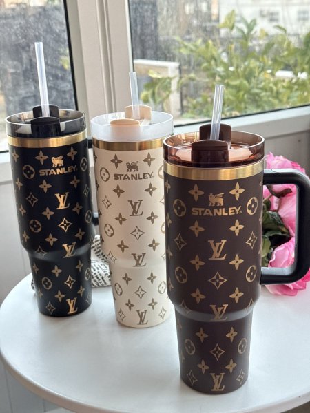 مطرة ستانلي lv