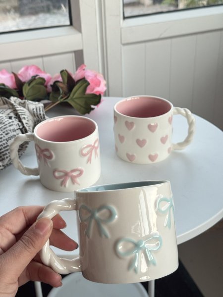 كوب يد مجدولة فيونكة وقلوب