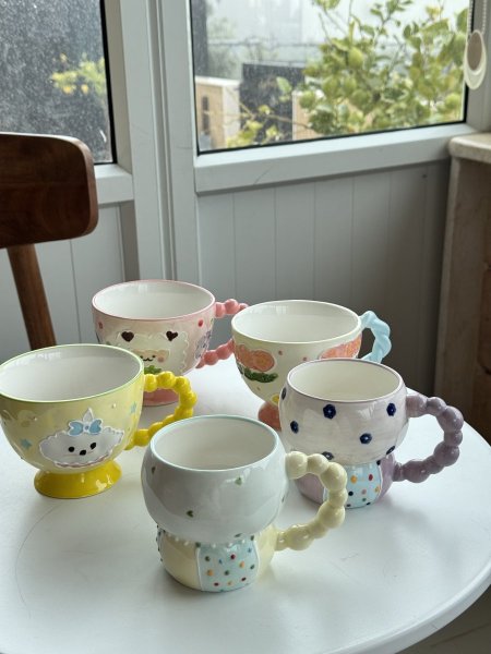 اكواب ملونة