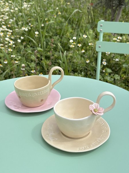 كوب هاندميد مع صحن