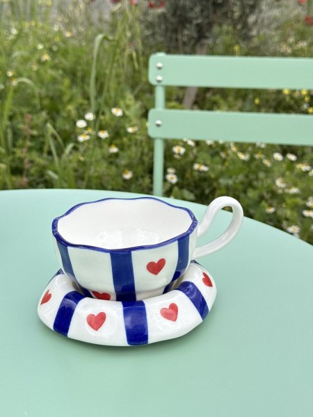 كوب قلوب ازرق