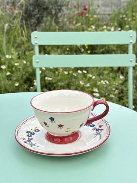 كوب ورد احمر