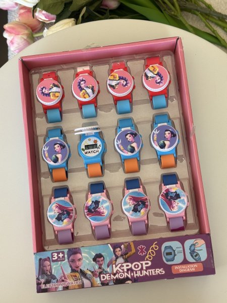 ساعات يد kpop