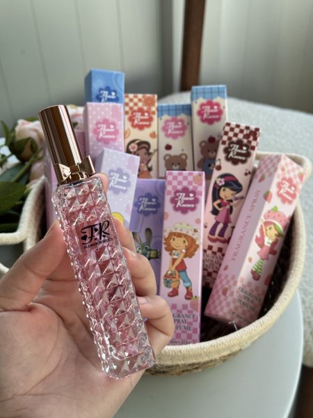 عطور بروائح مميزة