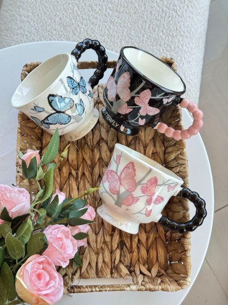 كوب فراشة