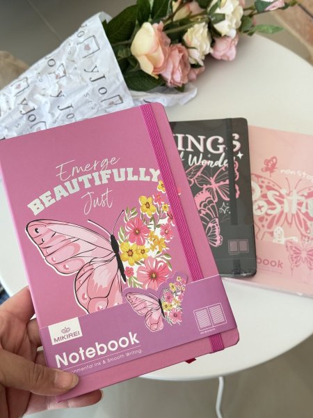 دفتر برسمة فراشات