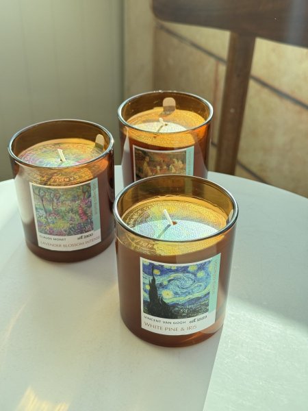 شموع برائحة عطرة