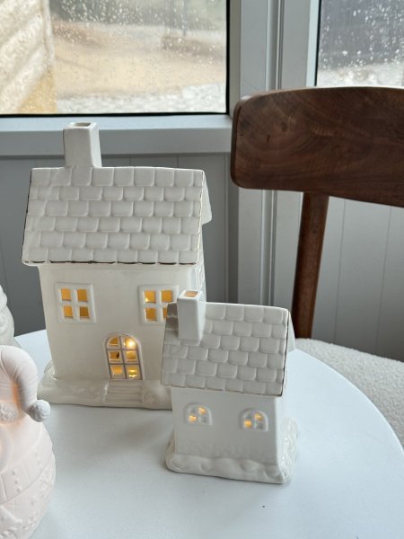 كوخ بورسلان مع اضاءة