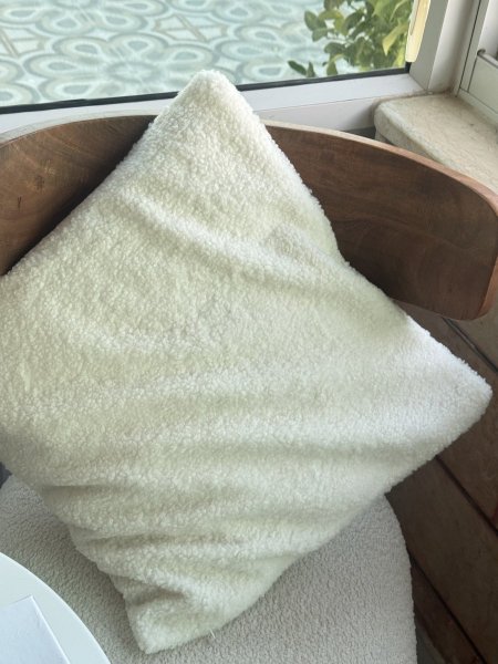 وجه مخدة فرو